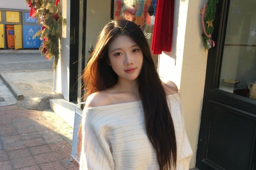 33岁女星官宣怀孕！孕期出血从厕所爬出来找老公男方身份太神秘