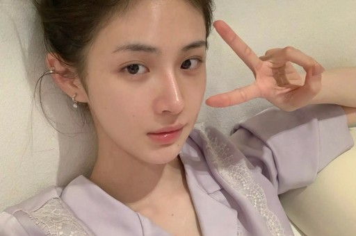 又是婚内出轨？男明星和女演员车内缠绵公共场合出双入对不避讳