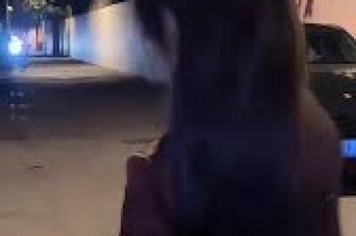 女大学生深夜得知母亲去世向同校70万粉丝博主求助后获助 女大学生深夜得知母亲去世向同校70万粉丝博主求助后获助